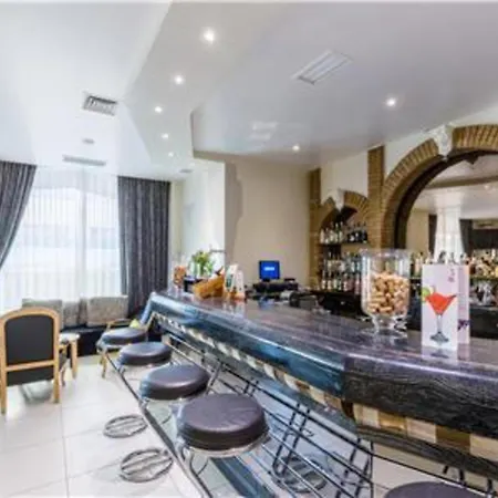 Exciting 1 Bedroom Apartamento 3*