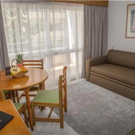 Exciting 1 Bedroom אלבופיירה